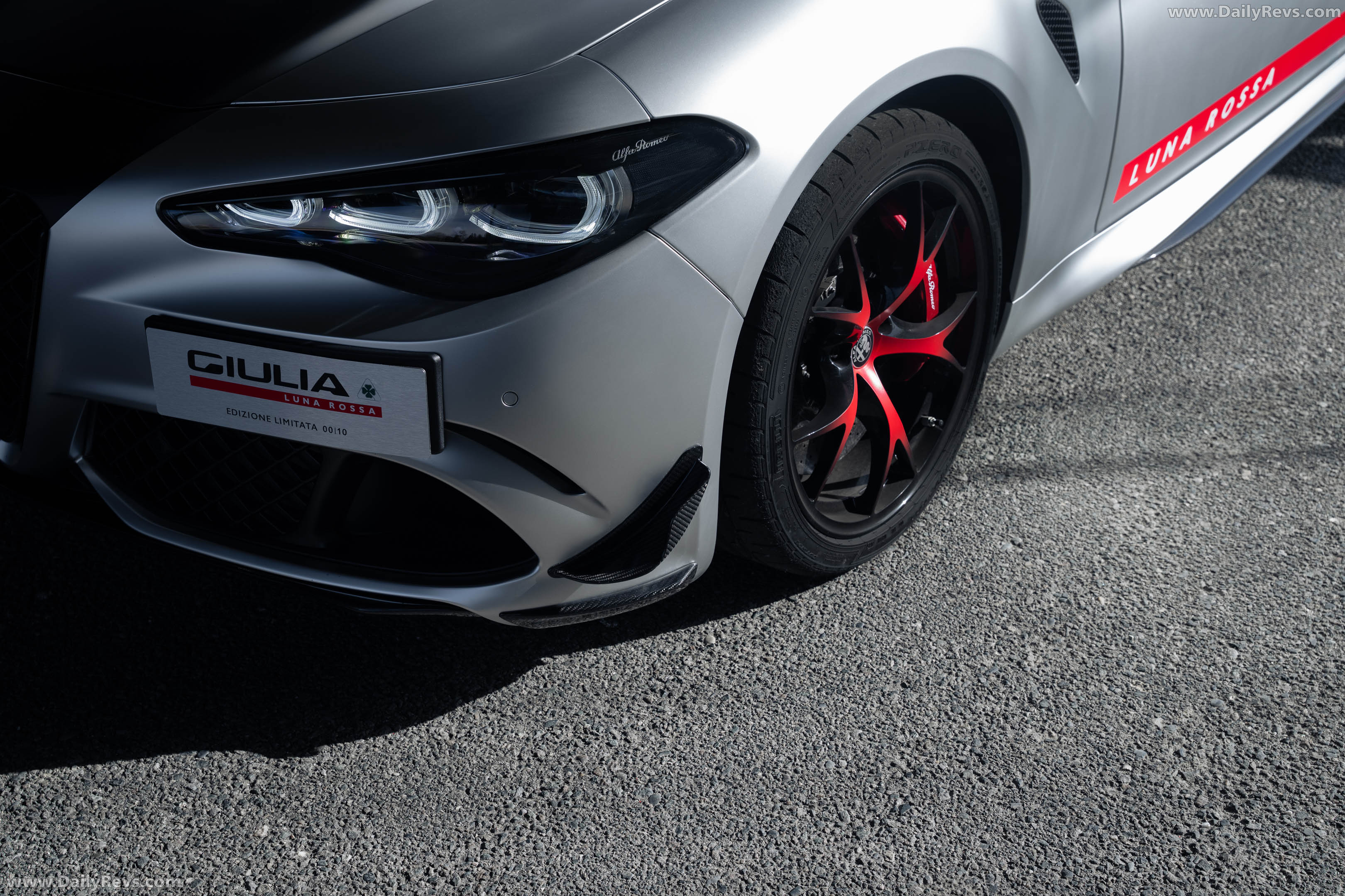 2027 Alfa Romeo Giulia Quadrifoglio Luna Rossa Exterior